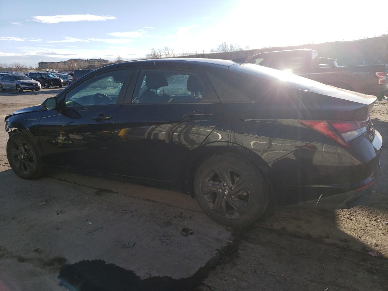 2022 HYUNDAI ELANTRA SE - Фото 2
