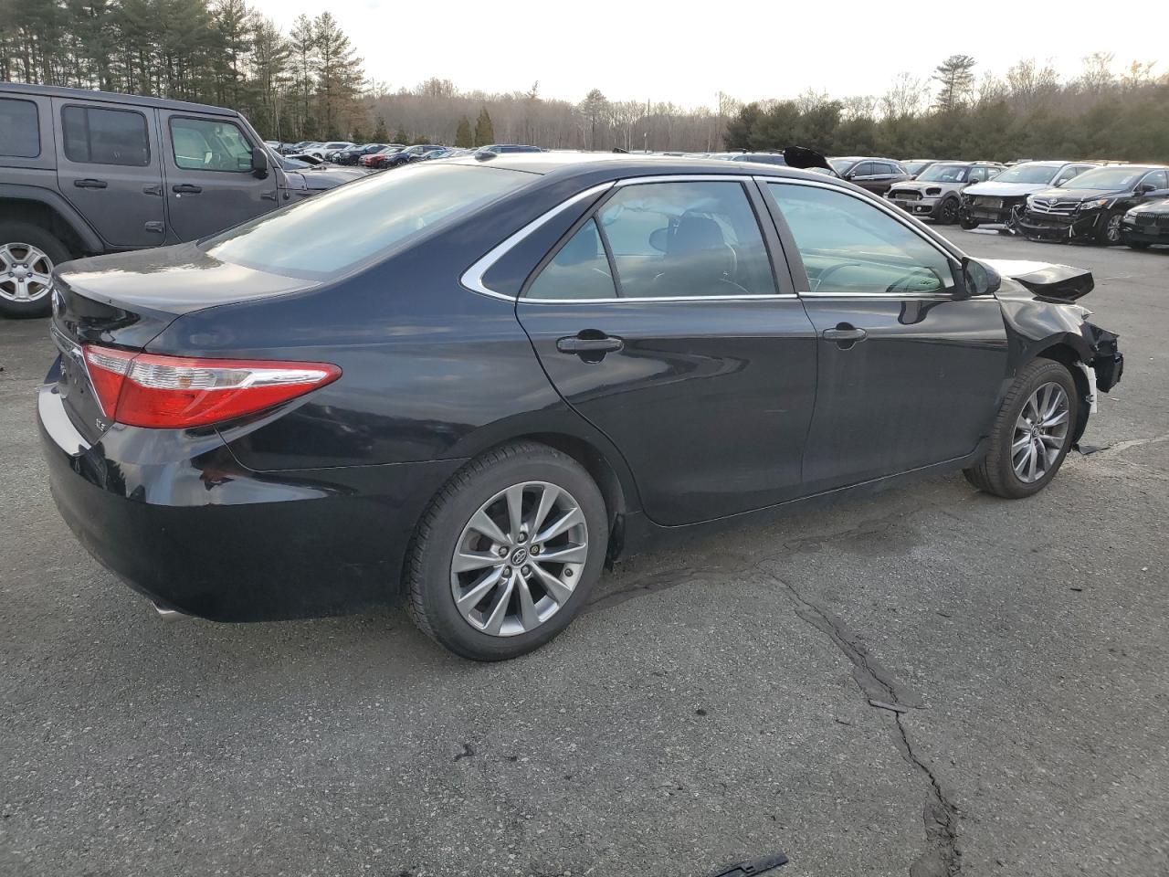2016 TOYOTA CAMRY LE - Фото 3
