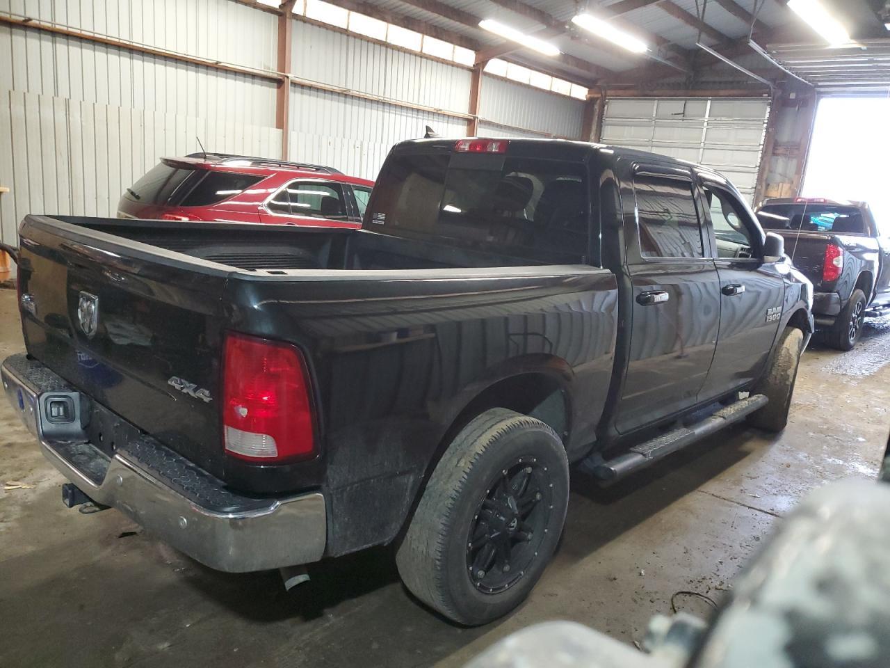 2017 RAM 1500 SLT - Image 3