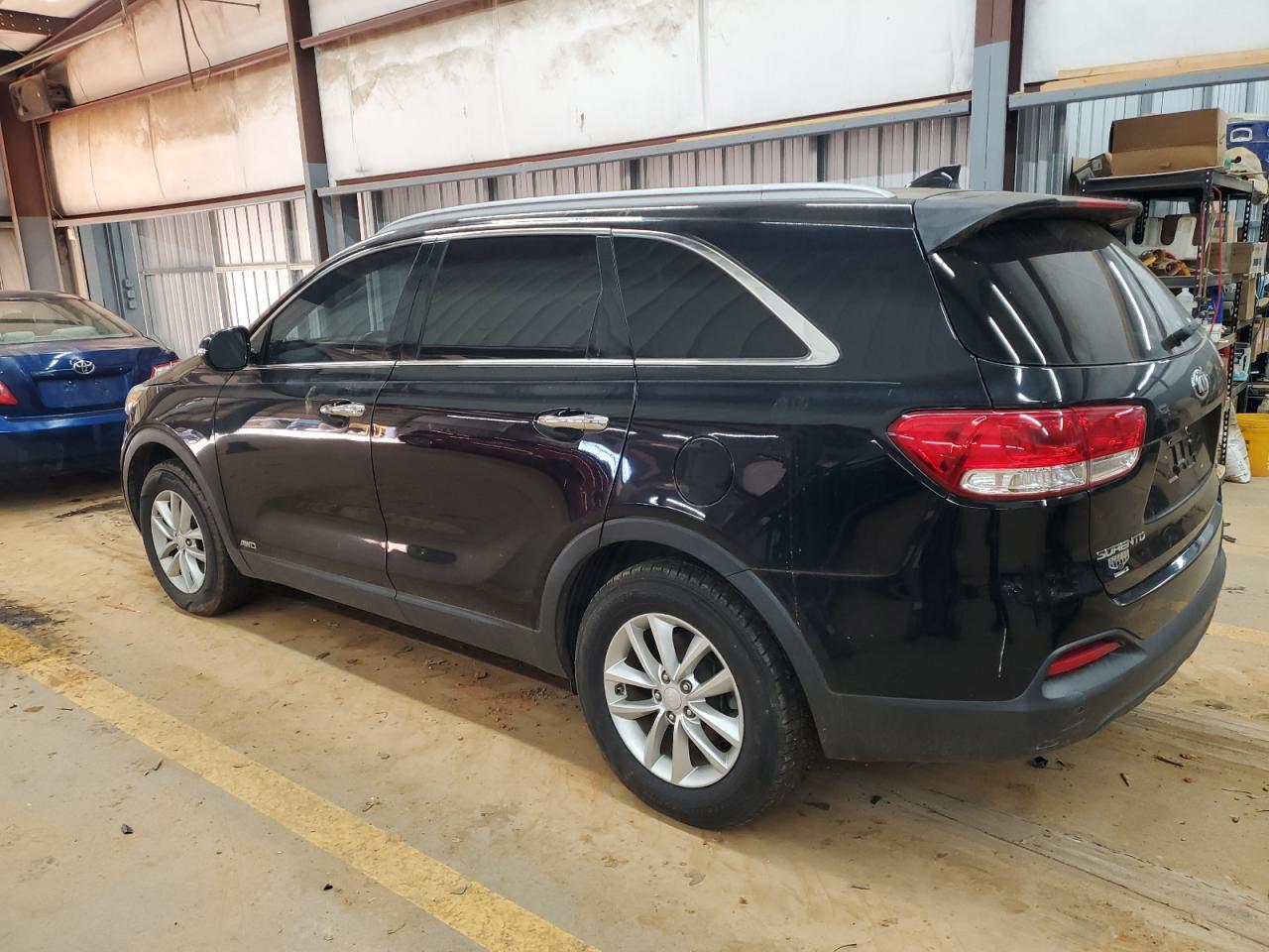 2016 KIA SORENTO LX - Image 2