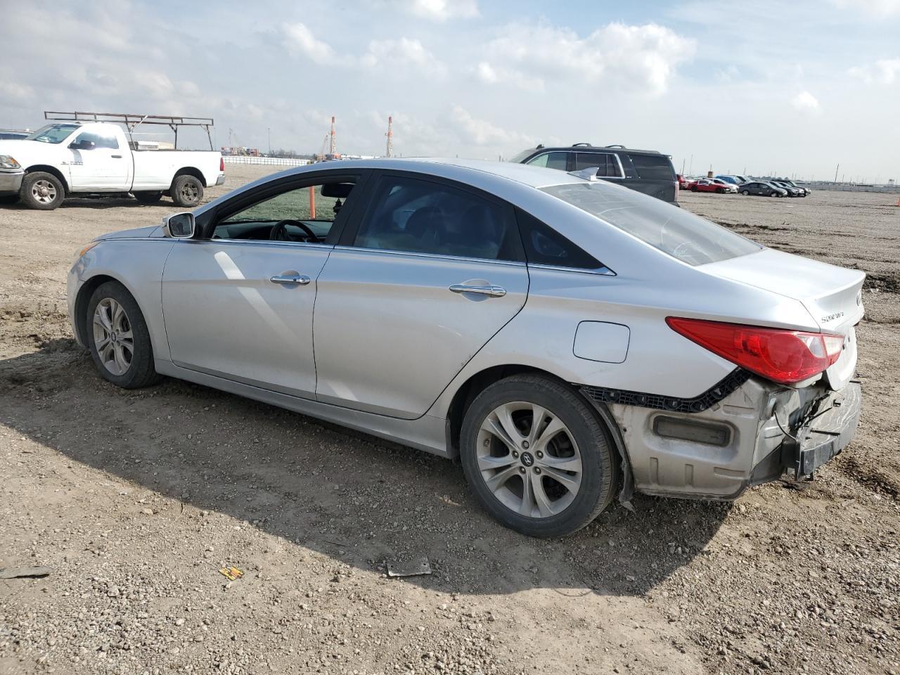 2013 HYUNDAI SONATA SE - Фото 2