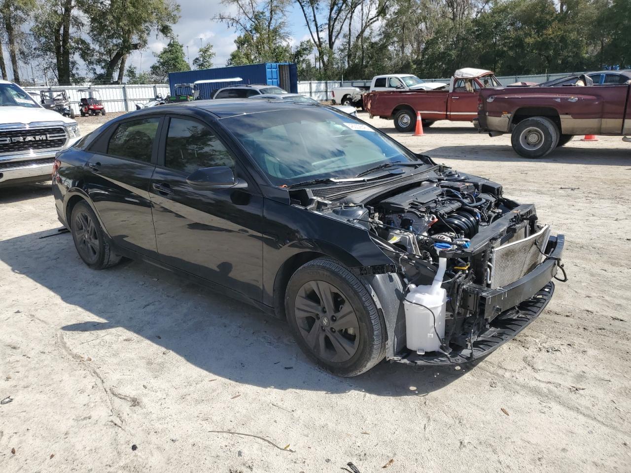 2023 HYUNDAI ELANTRA SE - Image 4