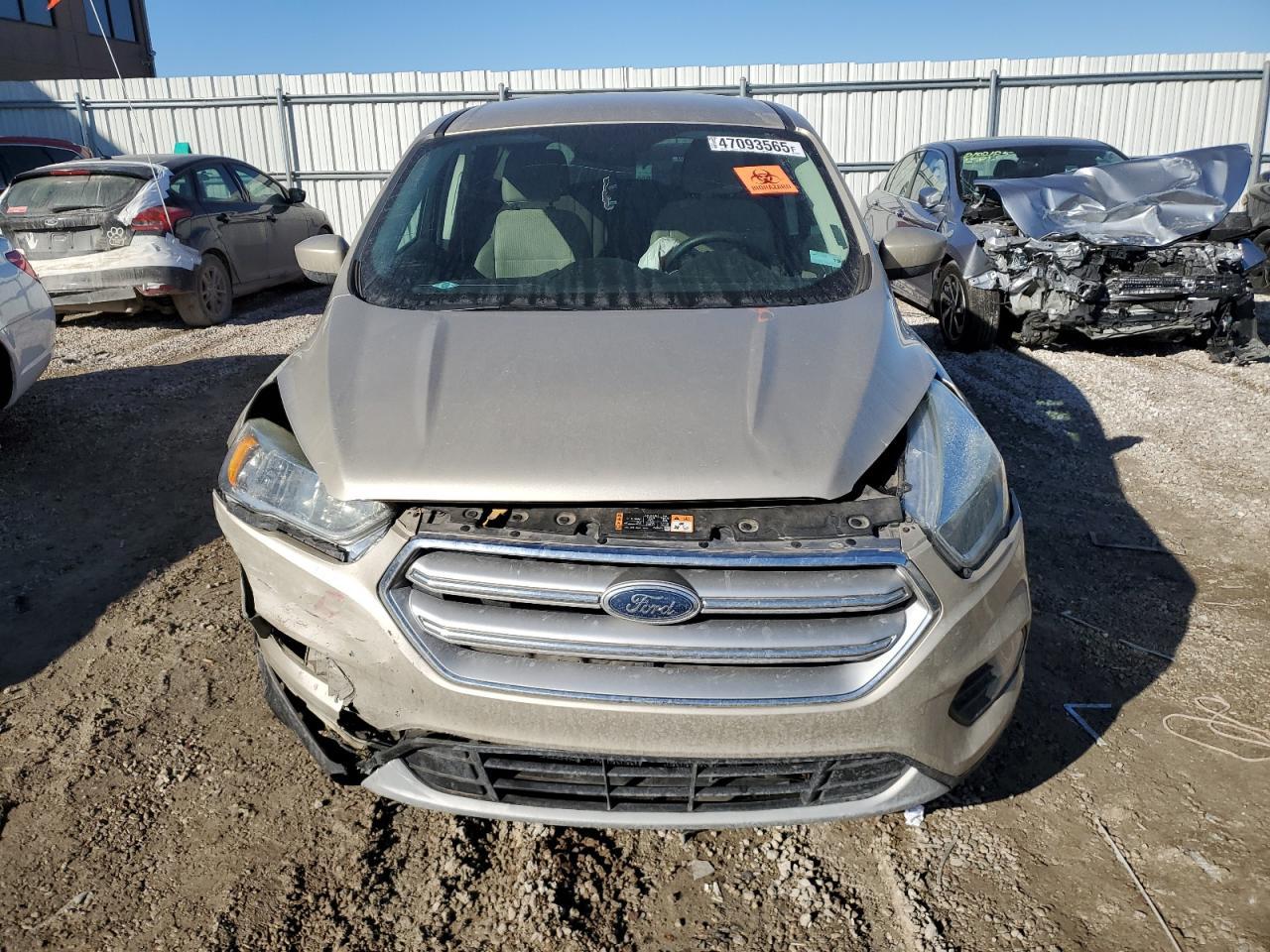 2017 FORD ESCAPE SE - Фото 5