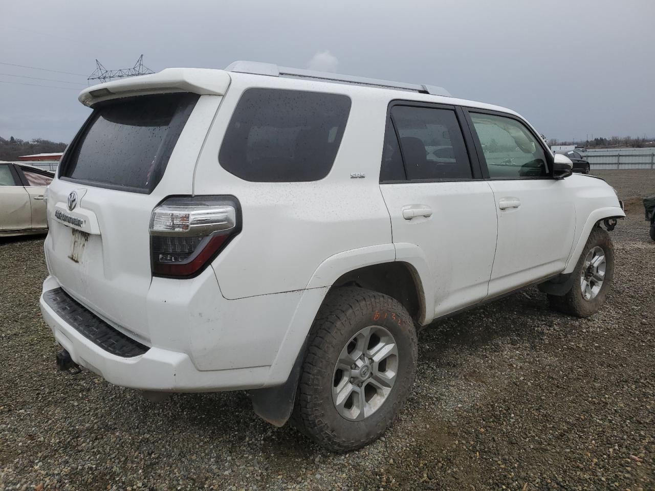 2018 TOYOTA 4RUNNER SR - Image 3