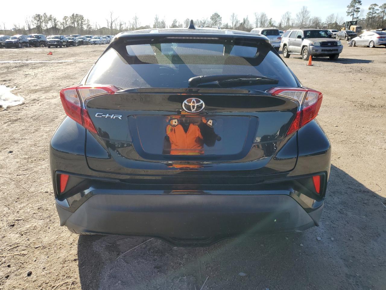 2019 TOYOTA C-HR XLE - Фото 6