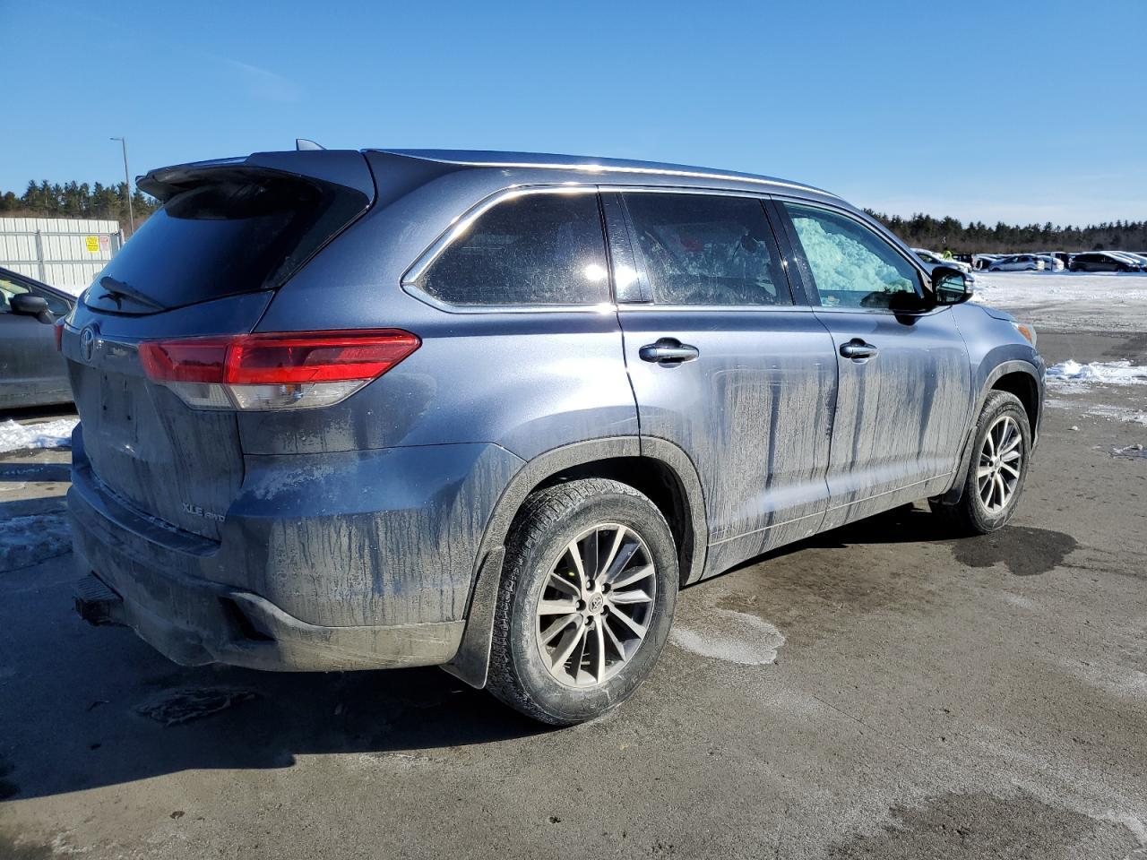 2018 TOYOTA HIGHLANDER - Фото 3