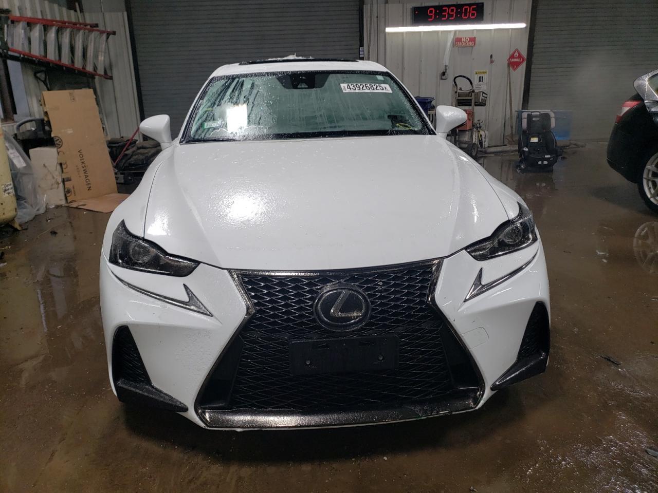 2019 LEXUS IS 300 - Фото 5