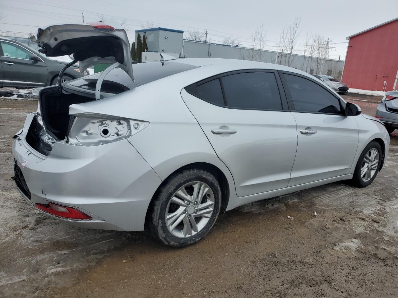 2019 HYUNDAI ELANTRA SE - Фото 3
