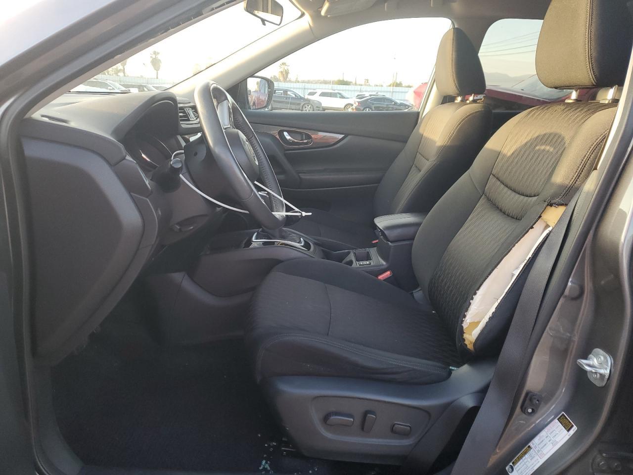 2017 NISSAN ROGUE SV - Image 7