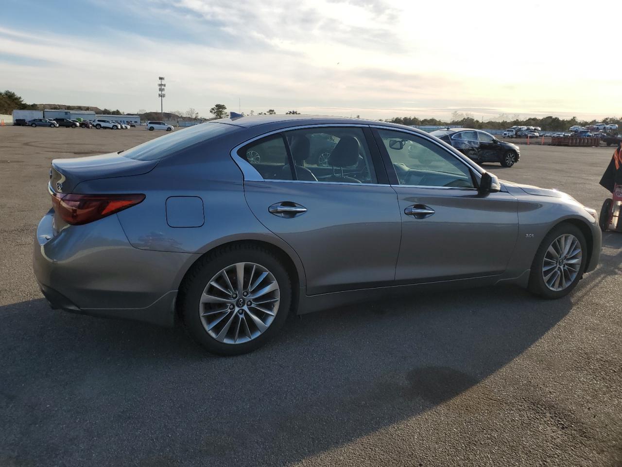 2018 INFINITI Q50 LUXE - Image 3