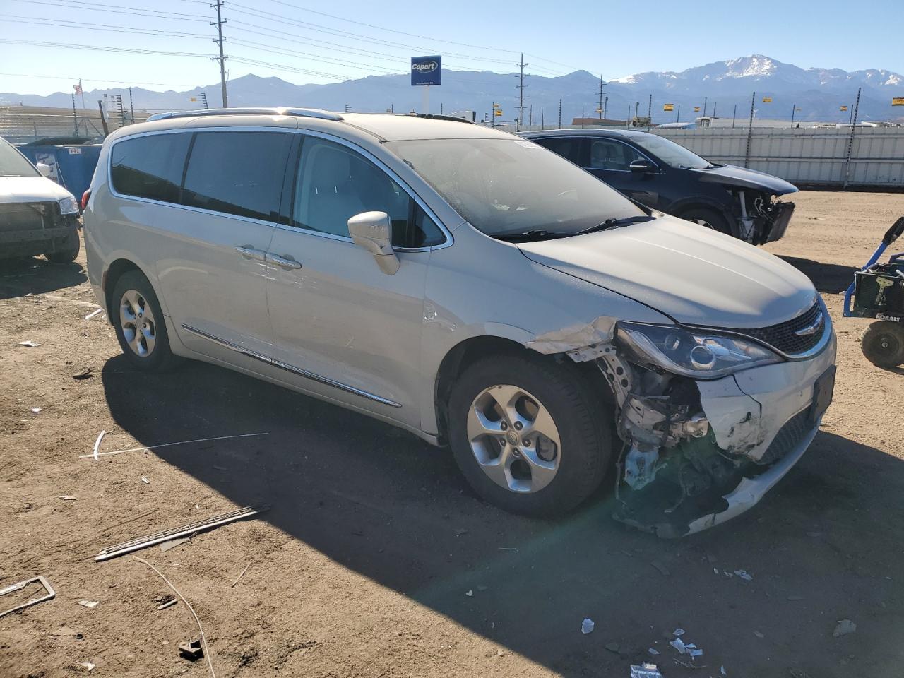 2017 CHRYSLER PACIFICA T - Image 4