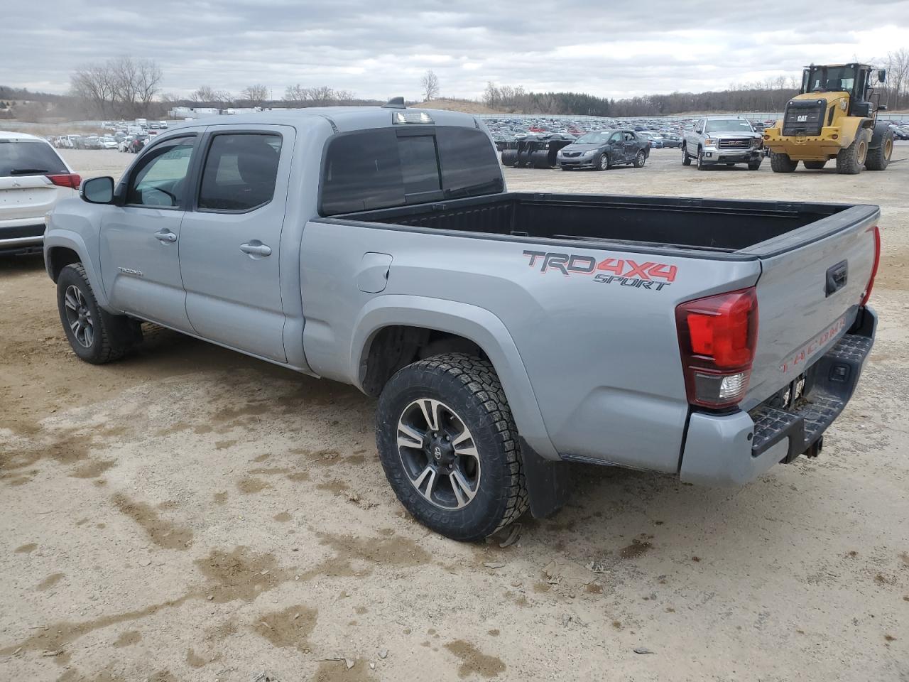 2019 TOYOTA TACOMA DOU - Фото 2