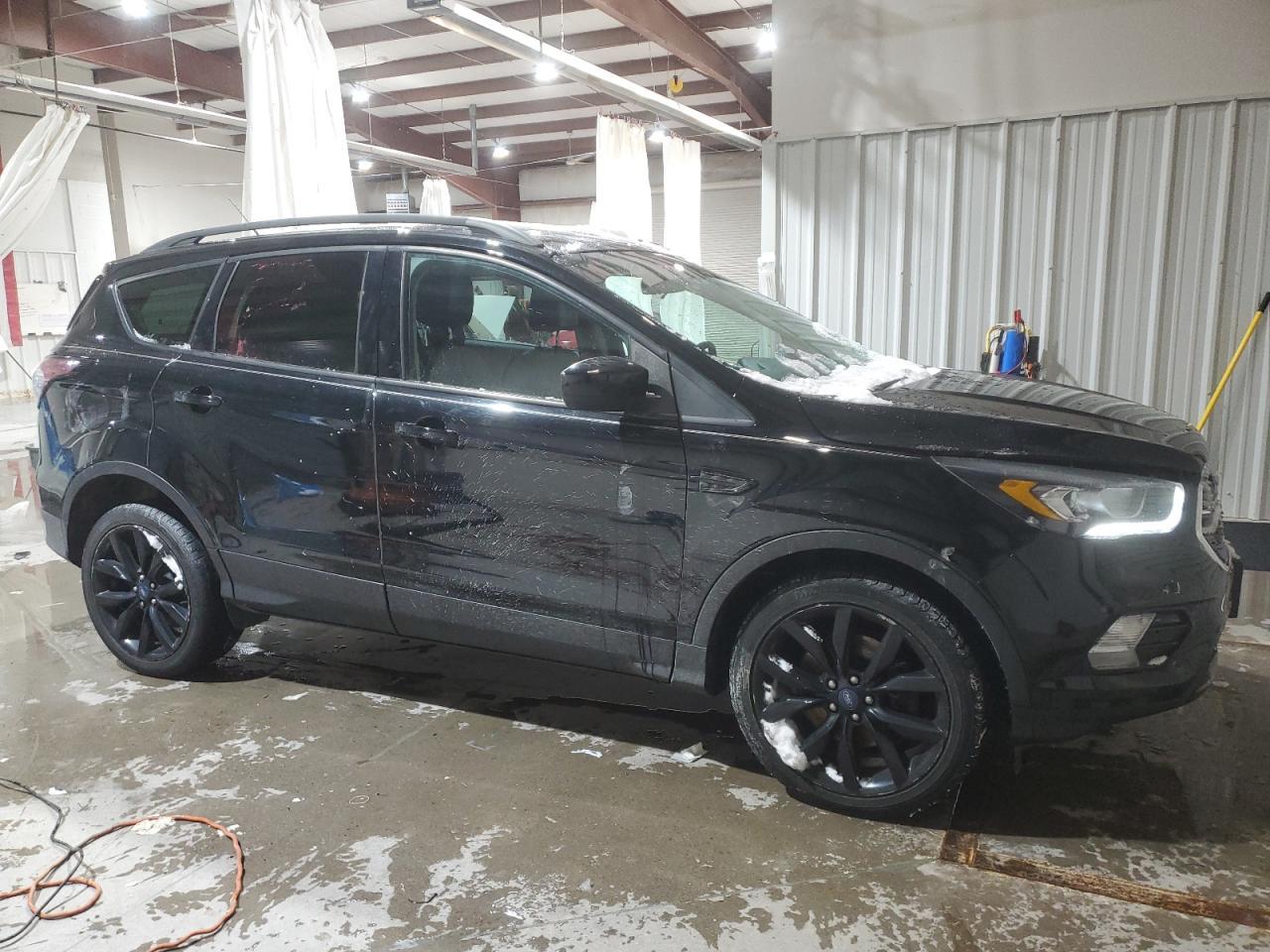 2017 FORD ESCAPE SE - Image 4