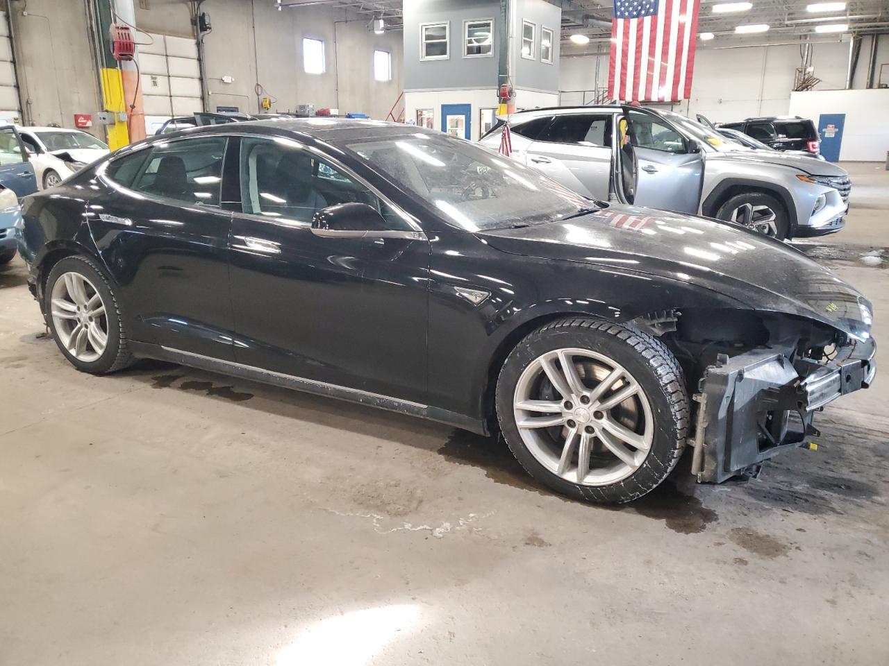 2015 TESLA MODEL S 70 - Фото 4