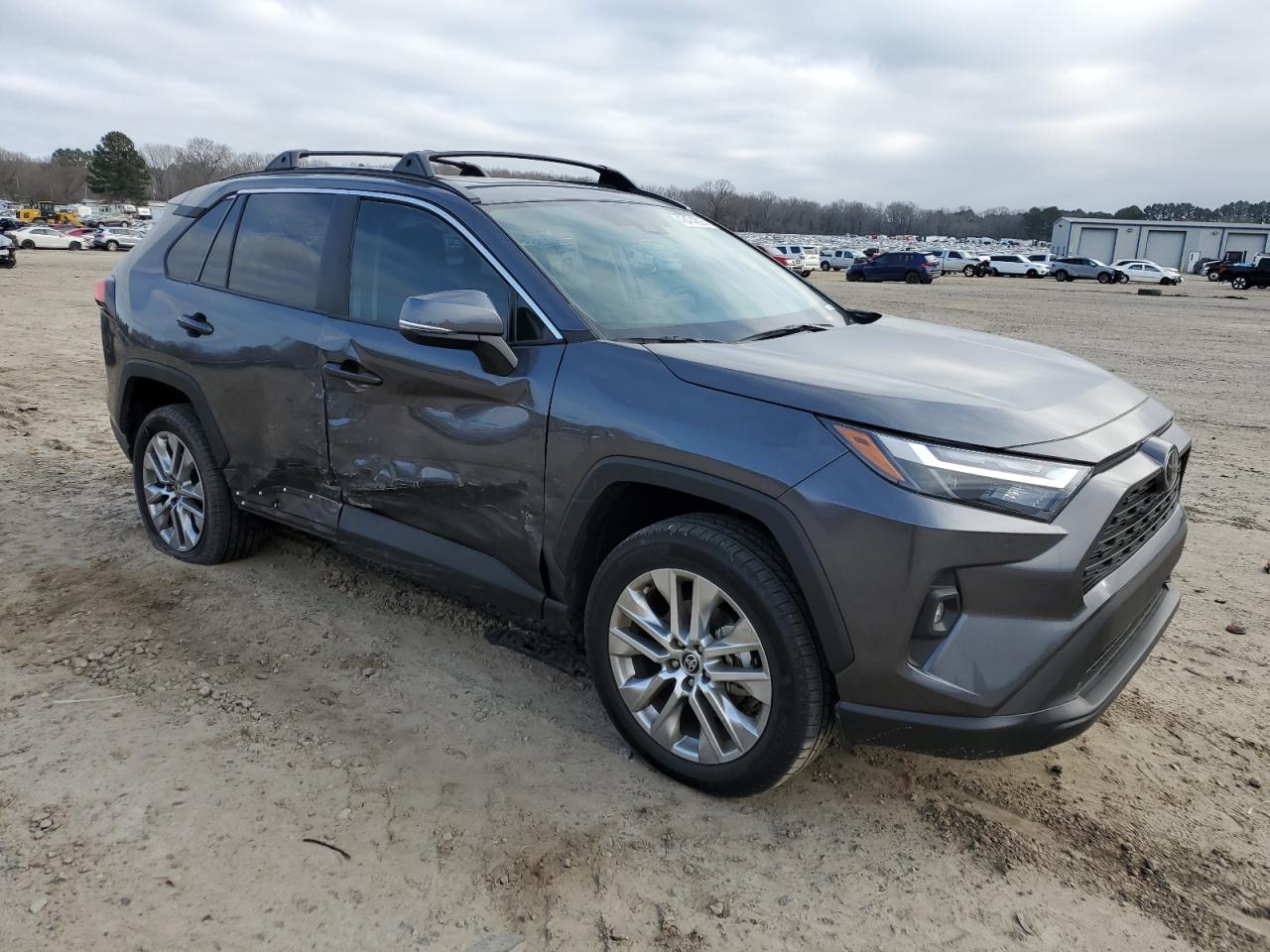 2024 TOYOTA RAV4 XLE P - Фото 4