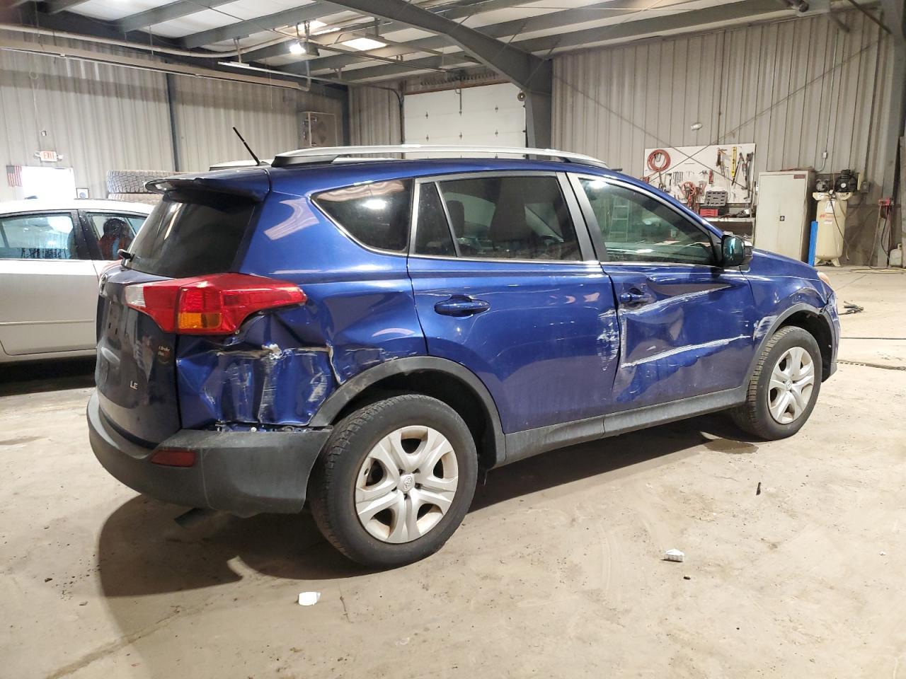 2015 TOYOTA RAV4 LE - Фото 3