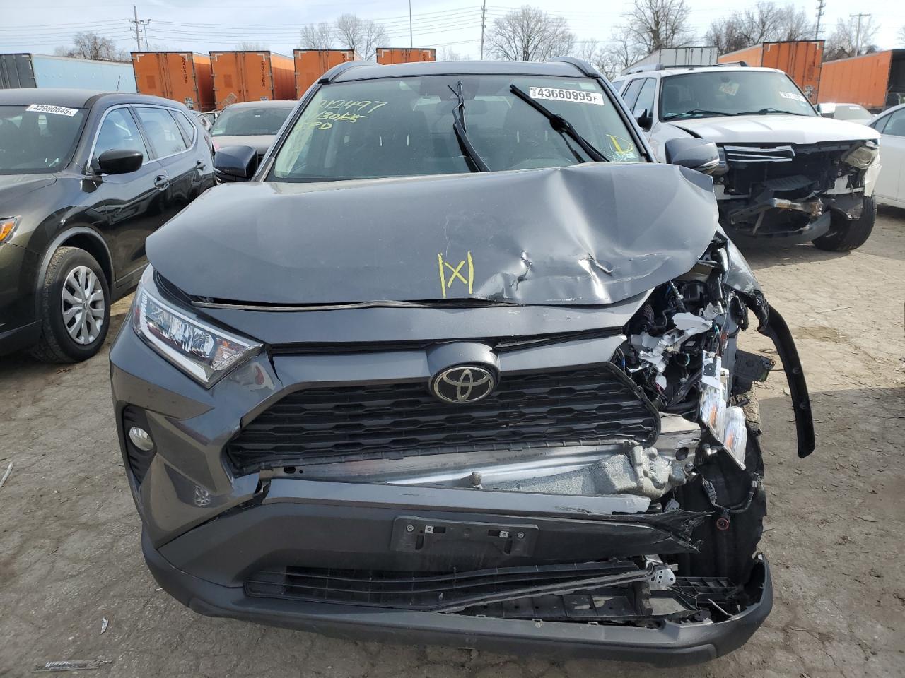 2020 TOYOTA RAV4 XLE P - Фото 5