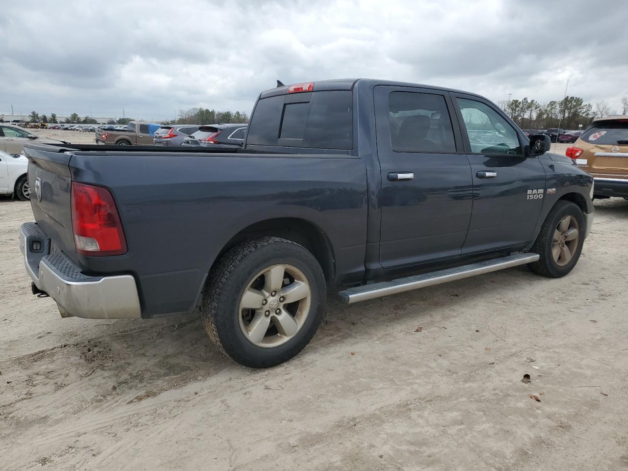2015 RAM 1500 SLT - Image 3