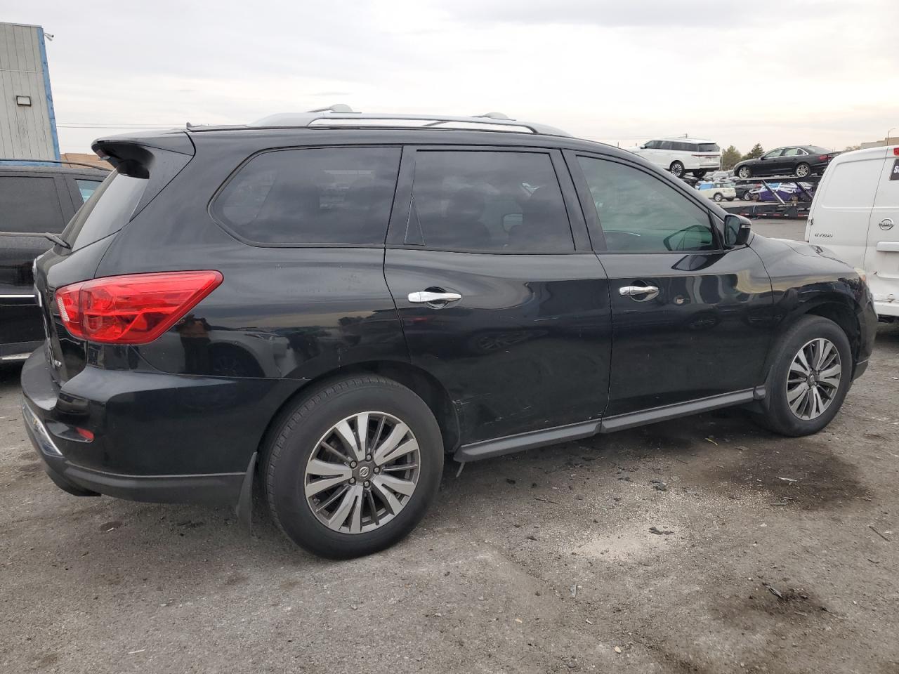 2017 NISSAN PATHFINDER - Image 3