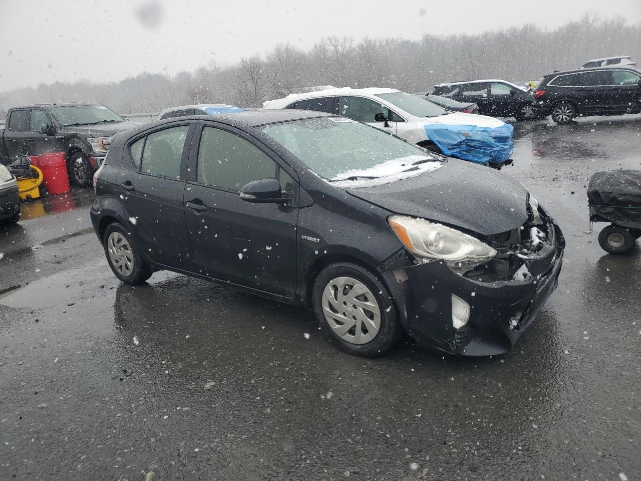 2016 TOYOTA PRIUS C - Фото 4