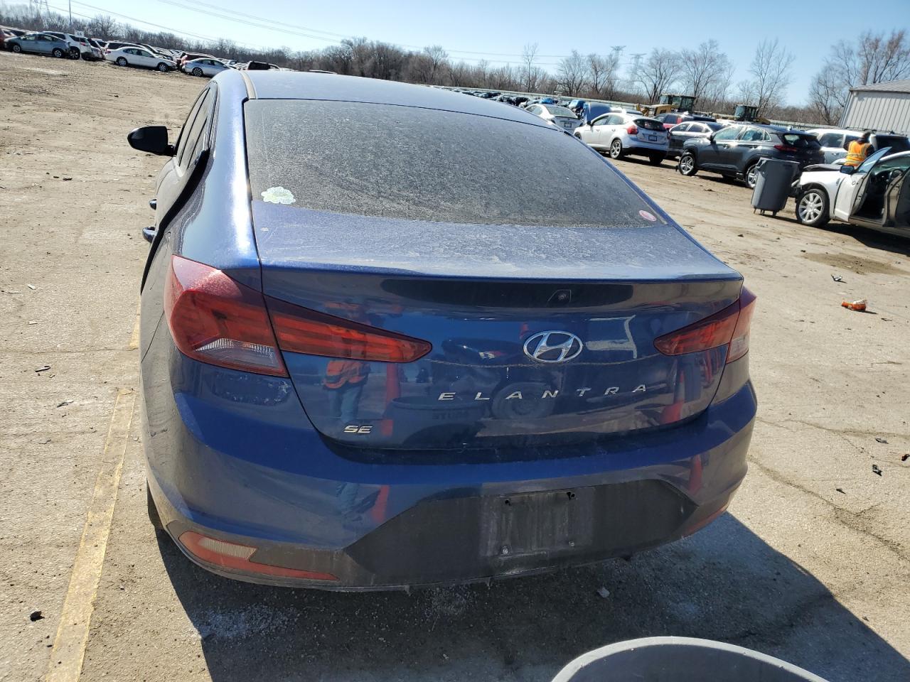2019 HYUNDAI ELANTRA SE - Image 6