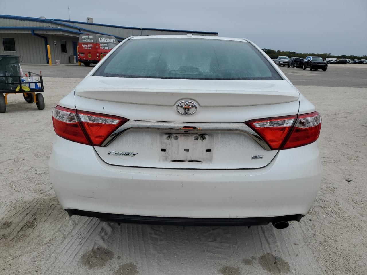 2016 TOYOTA CAMRY LE - Фото 6