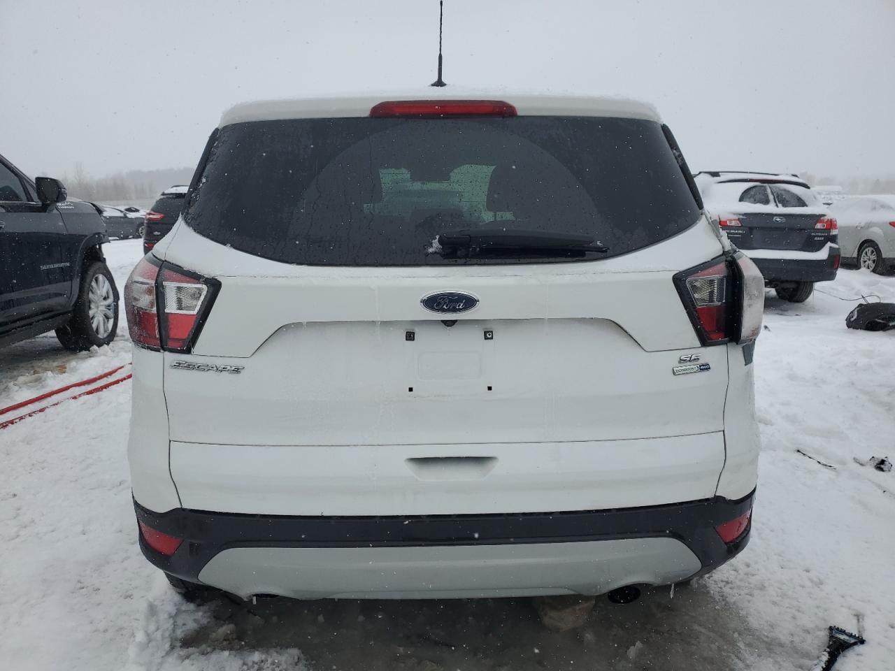 2017 FORD ESCAPE SE - Фото 6