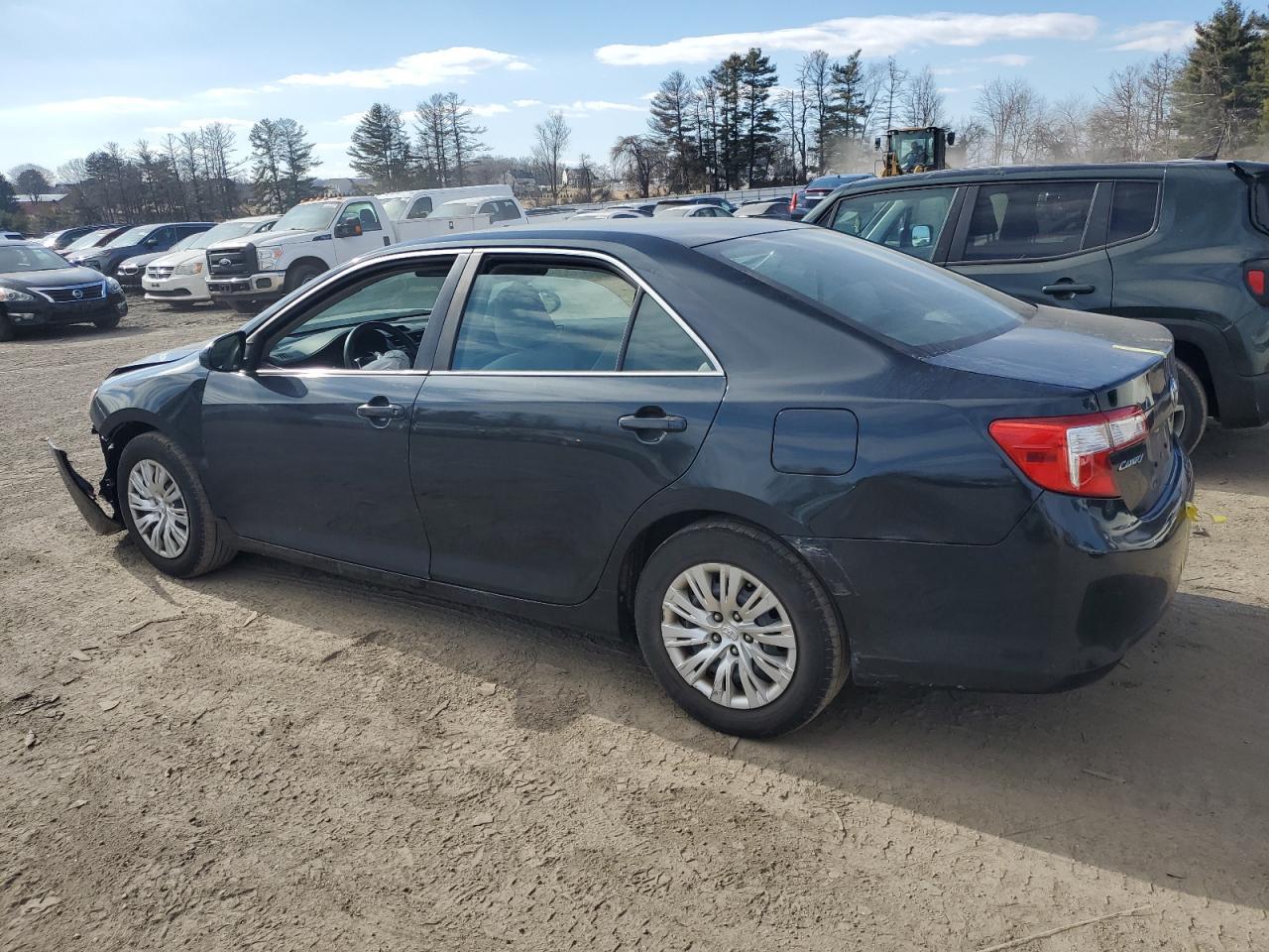 2014 TOYOTA CAMRY L - Фото 2