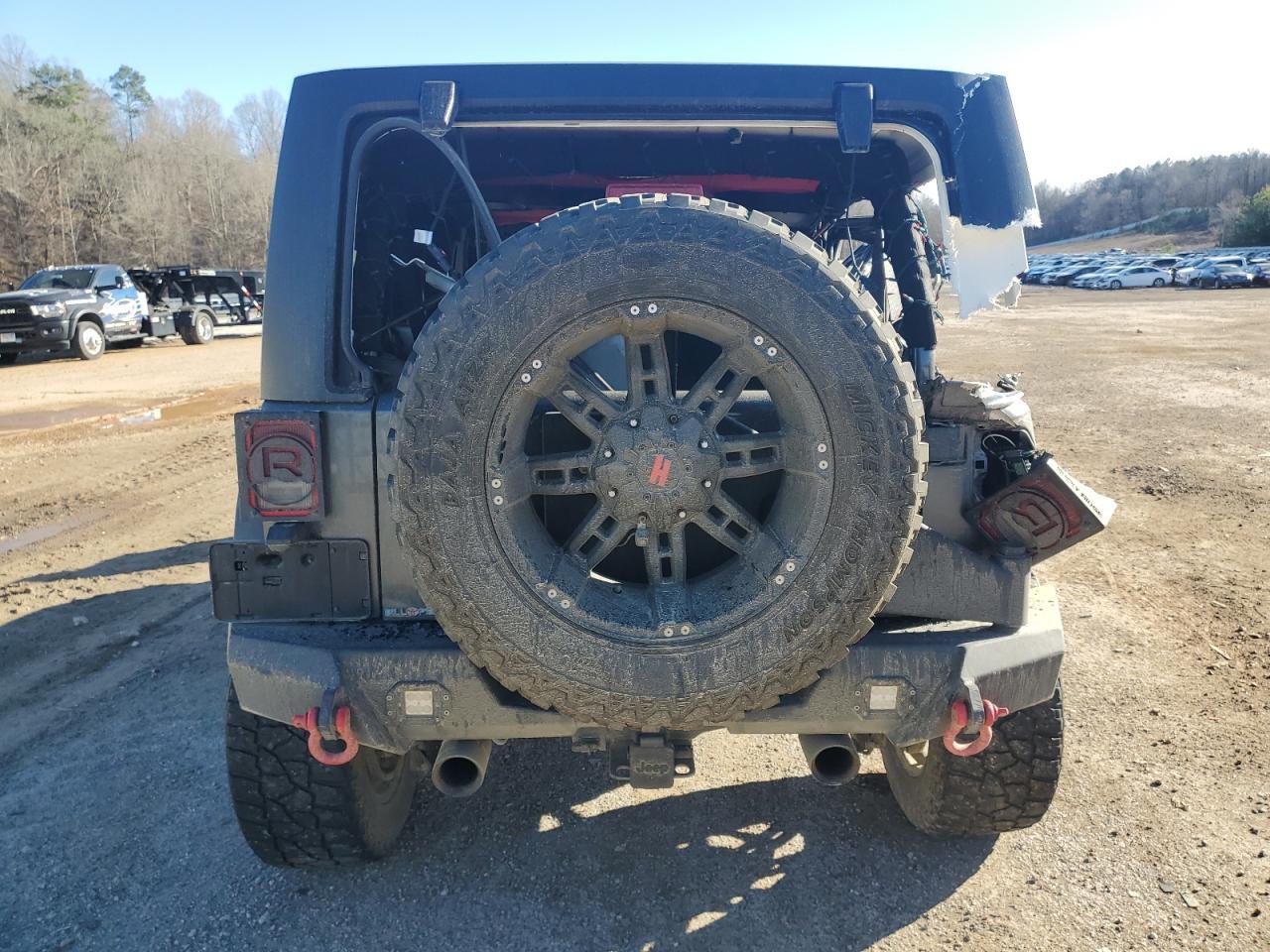2017 JEEP WRANGLER U - Image 6