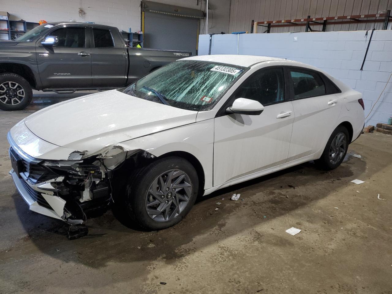 2024 HYUNDAI ELANTRA SE