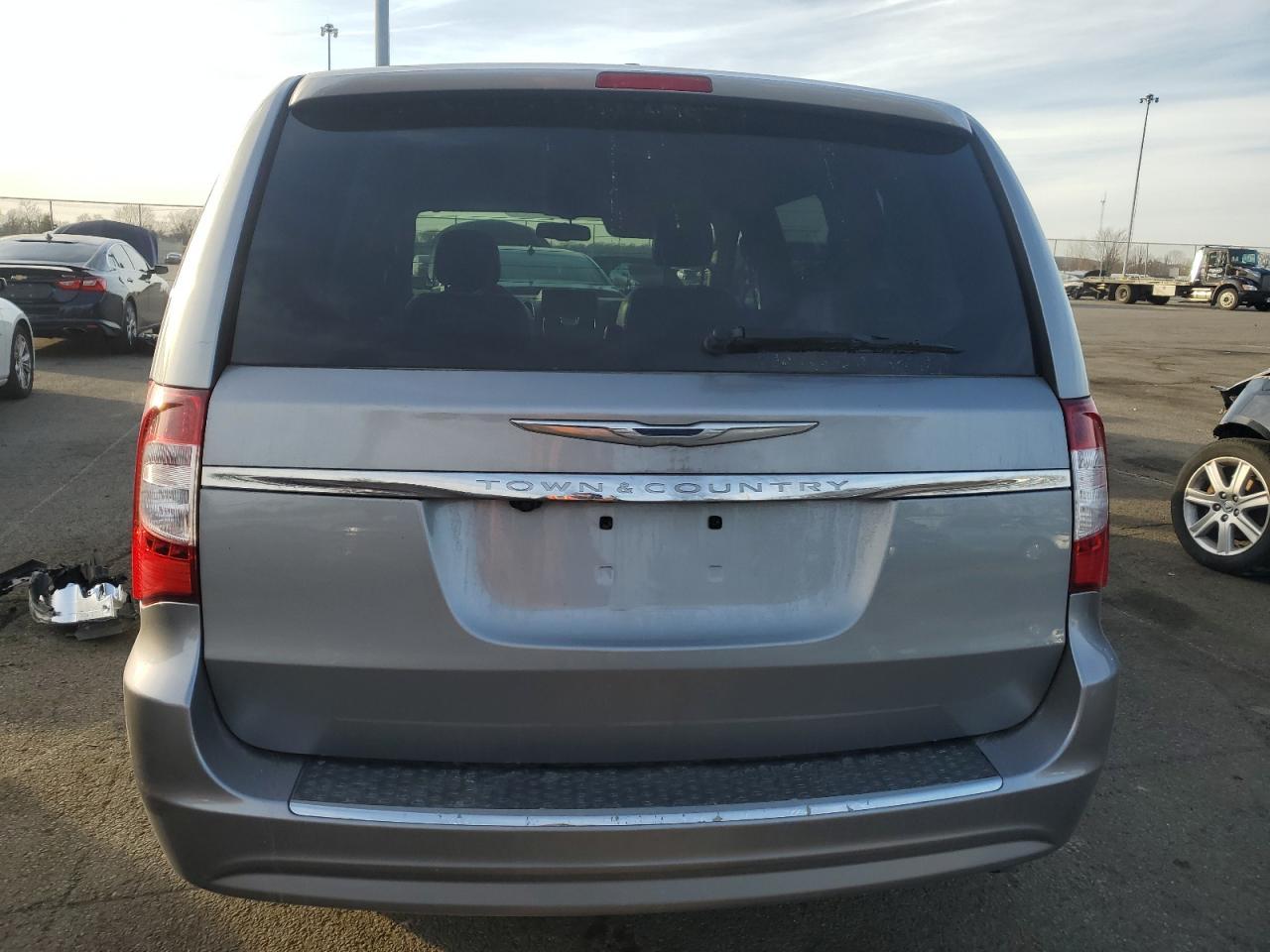 2014 CHRYSLER TOWN & COU - Image 6