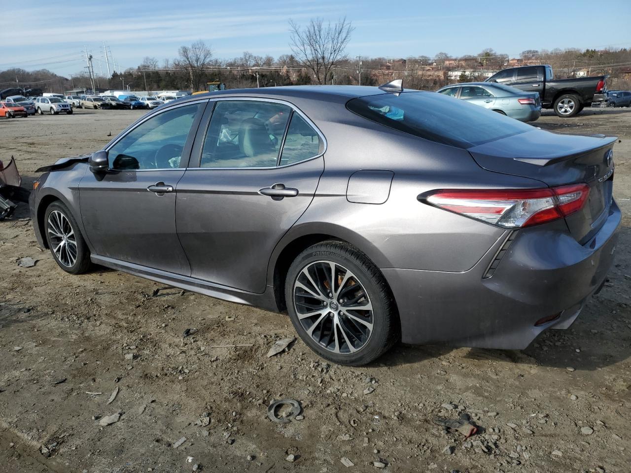 2020 TOYOTA CAMRY SE - Image 2