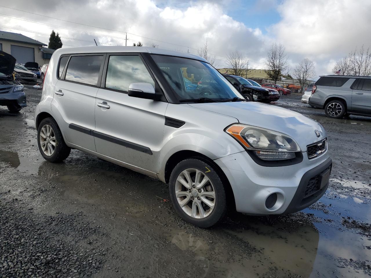 2013 KIA SOUL + - Image 4