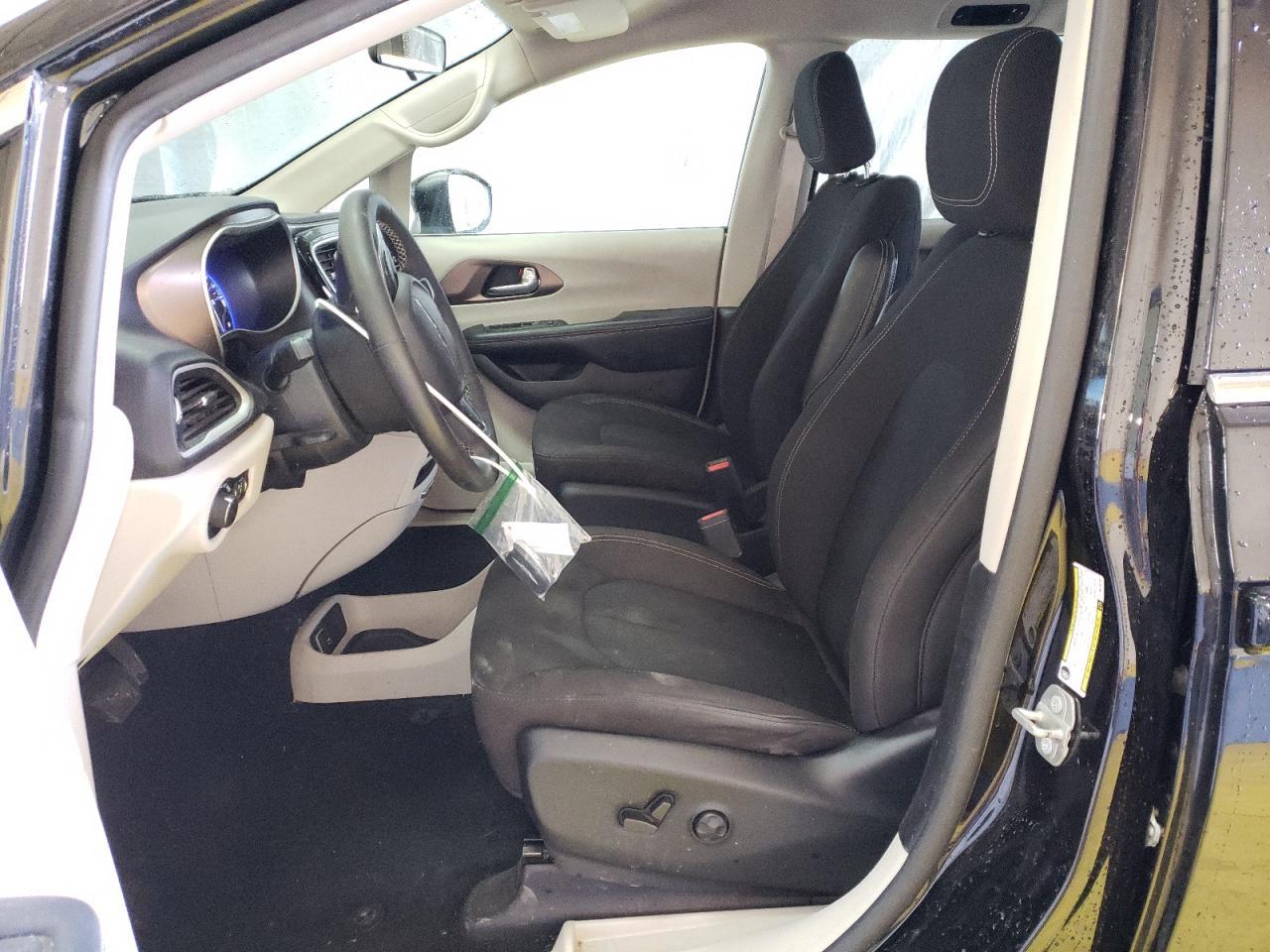 2022 CHRYSLER VOYAGER LX - Фото 7