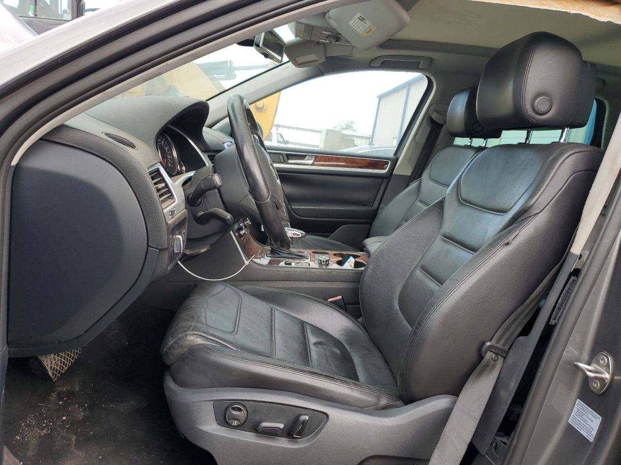 2012 VOLKSWAGEN TOUAREG V6 - Image 7