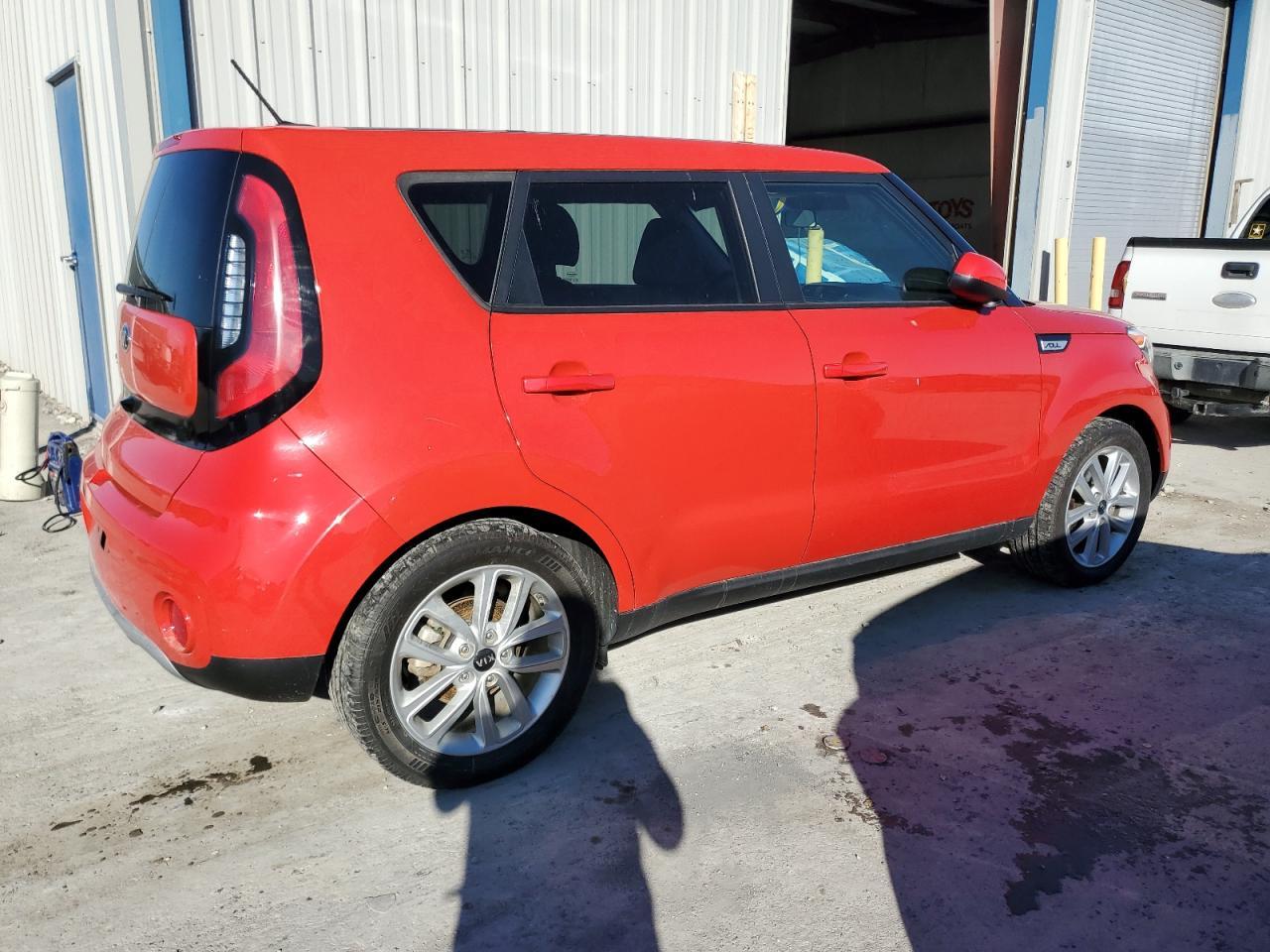 2017 KIA SOUL + - Image 3