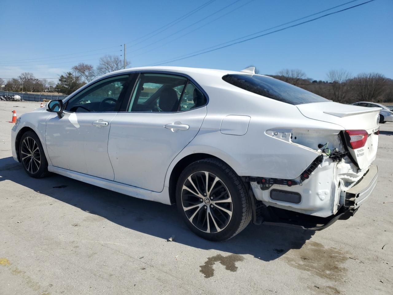 2020 TOYOTA CAMRY SE - Image 2