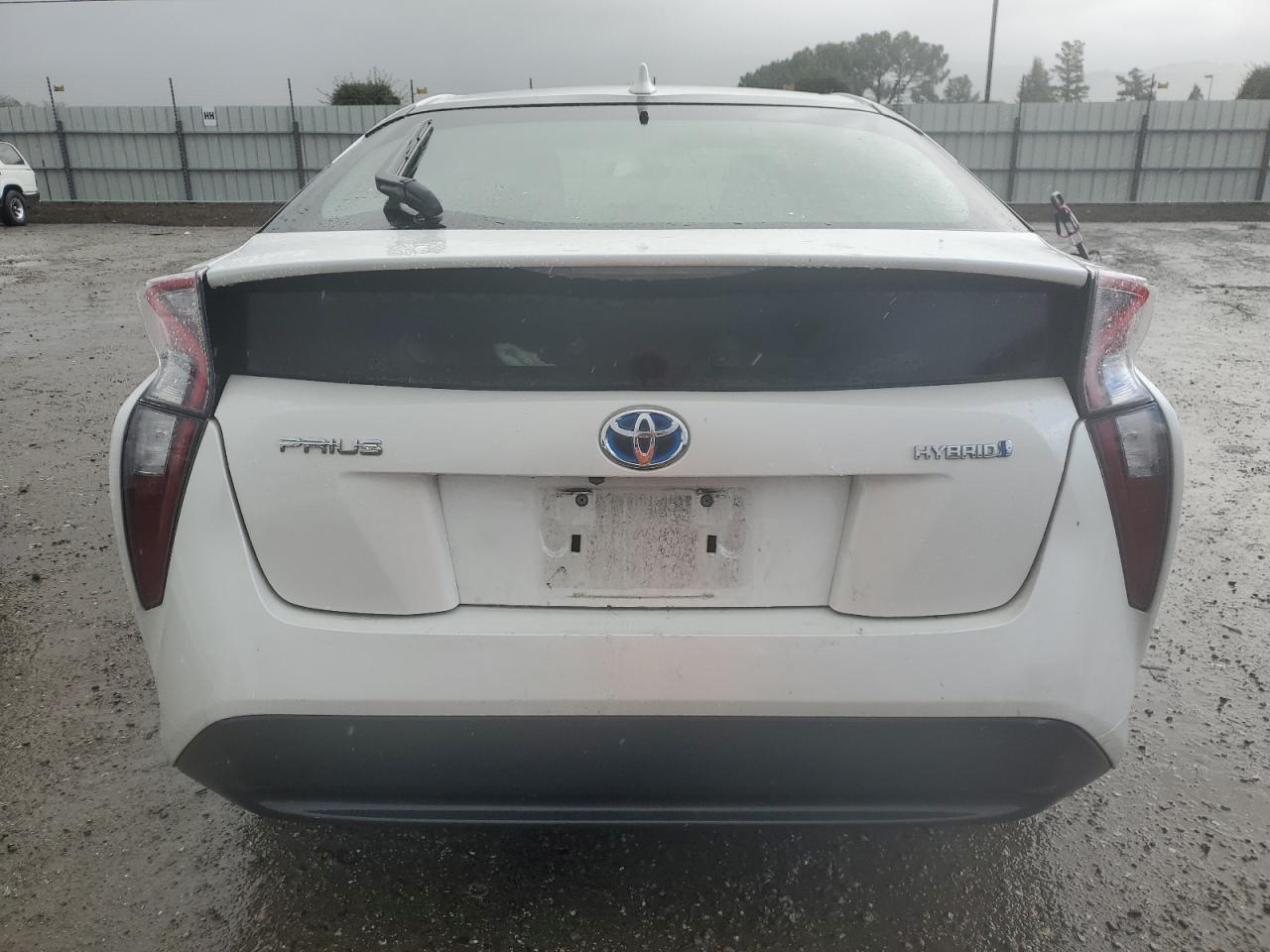 2016 TOYOTA PRIUS - Image 6