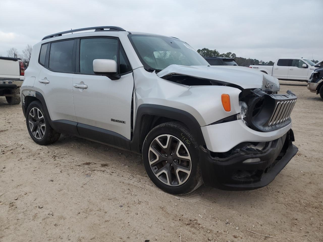 2018 JEEP RENEGADE L - Image 4