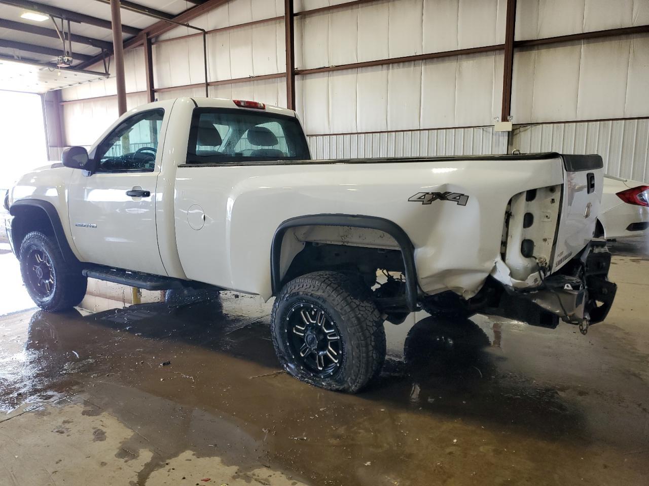 2014 CHEVROLET SILVERADO - Image 2