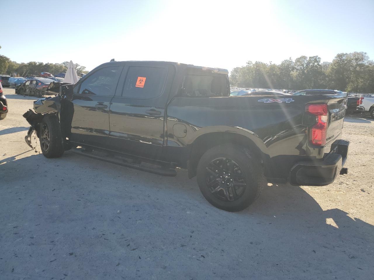 2024 CHEVROLET SILVERADO - Image 2