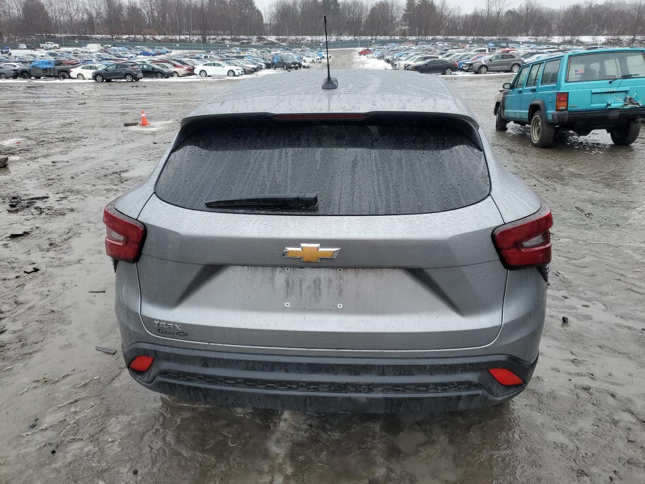 2024 CHEVROLET TRAX LS - Image 6