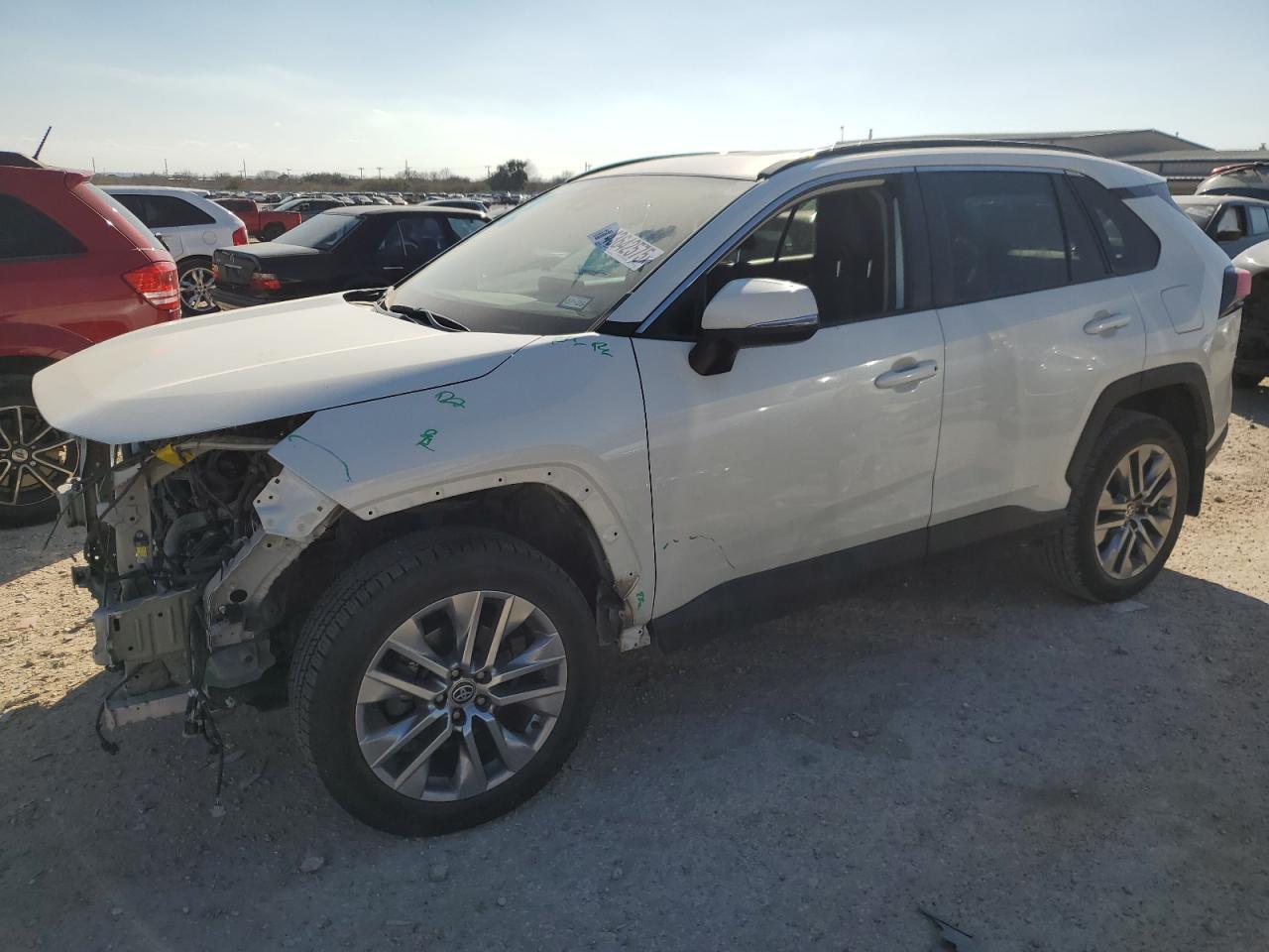 2022 TOYOTA RAV4 XLE P