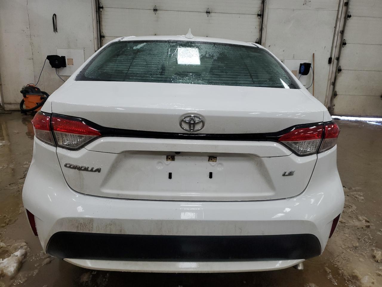 2021 TOYOTA COROLLA LE - Фото 6