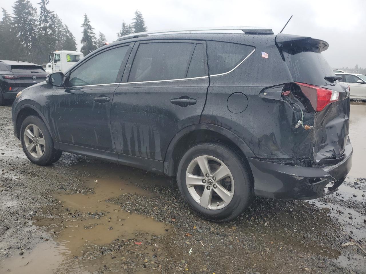 2015 TOYOTA RAV4 XLE - Image 2
