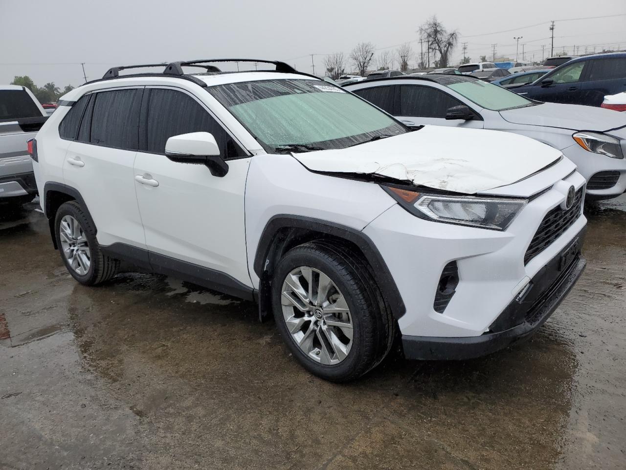 2019 TOYOTA RAV4 XLE P - Фото 4