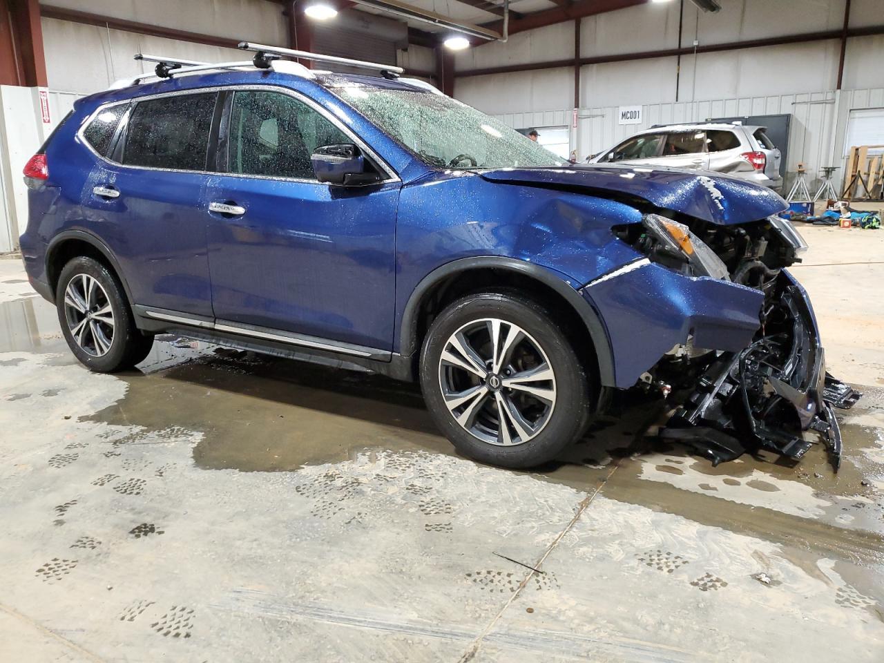 2017 NISSAN ROGUE SV - Фото 4