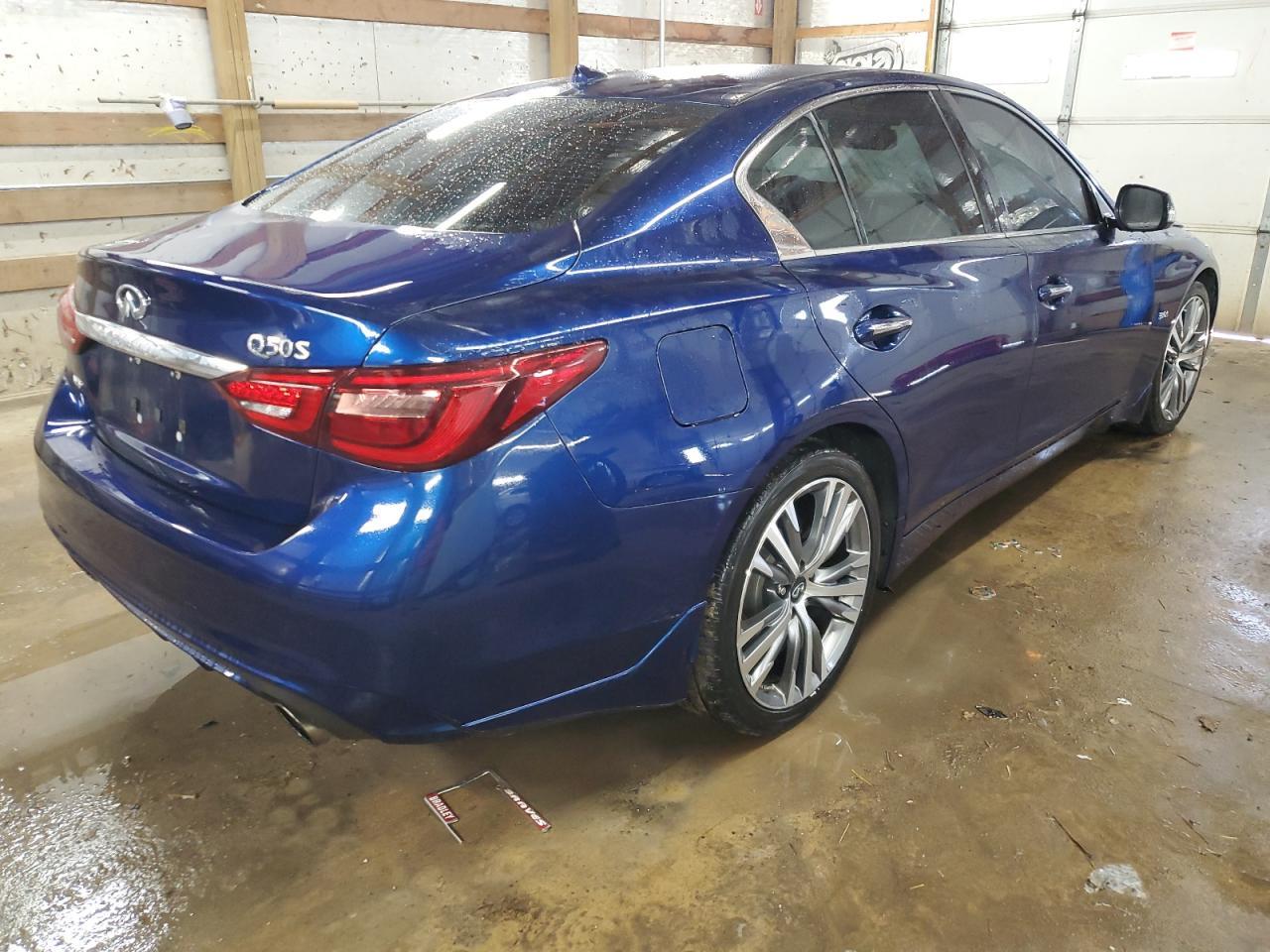 2018 INFINITI Q50 LUXE - Image 3