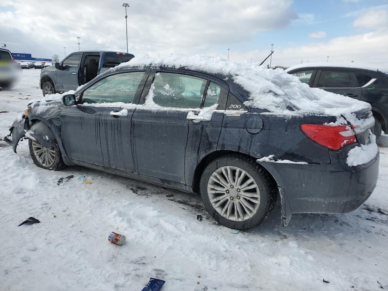 2012 CHRYSLER 200 LIMITE - Image 2