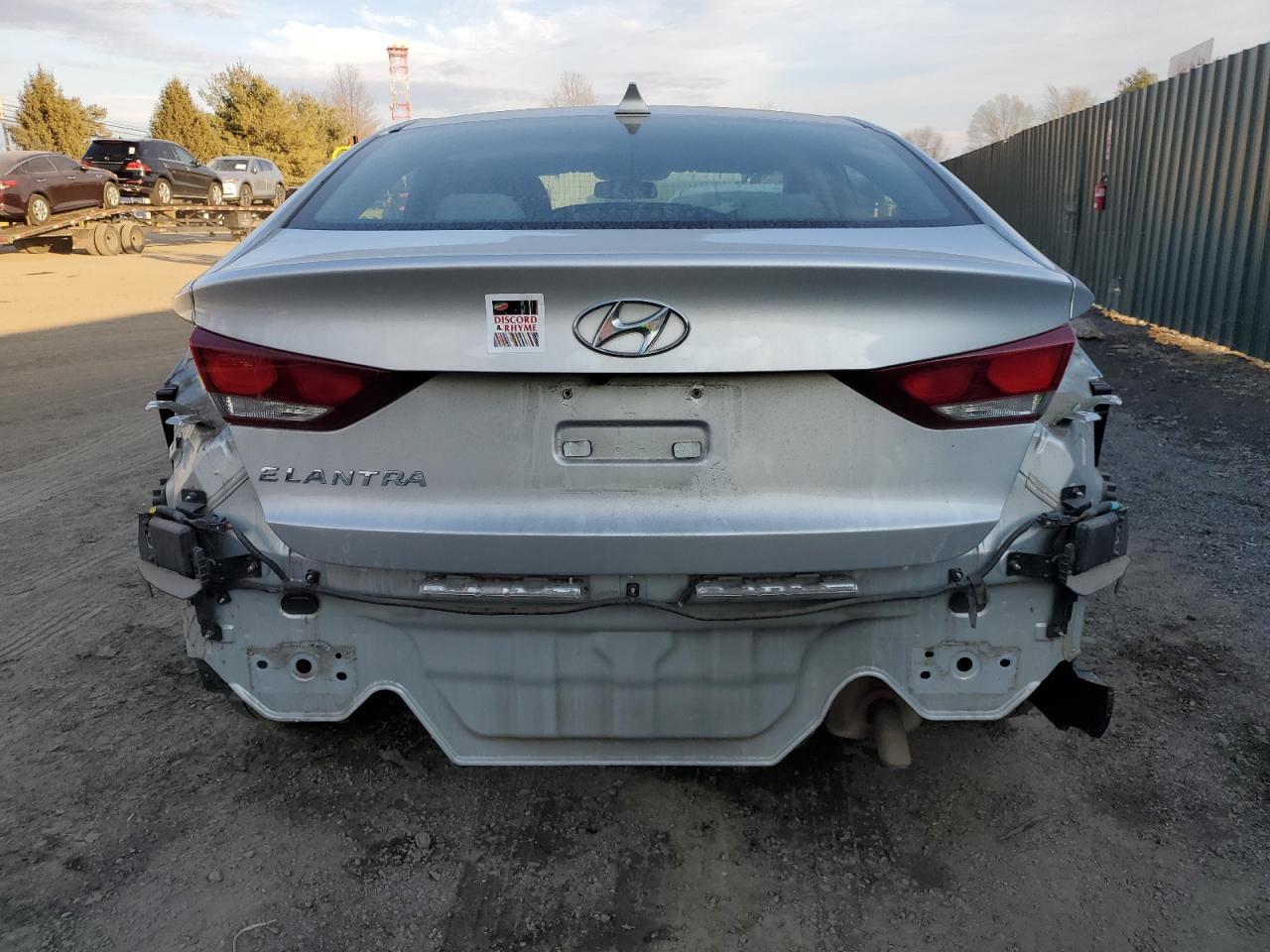 2018 HYUNDAI ELANTRA SE - Фото 6